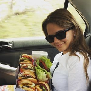 Meet your Posher, Lauren